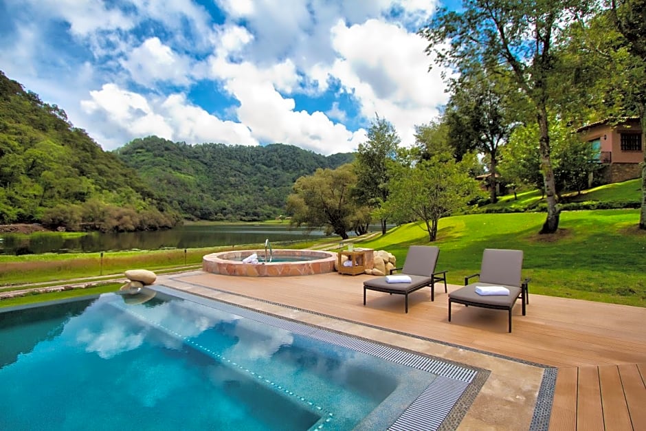 Sierra Lago