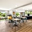 Spark by Hilton Freeport