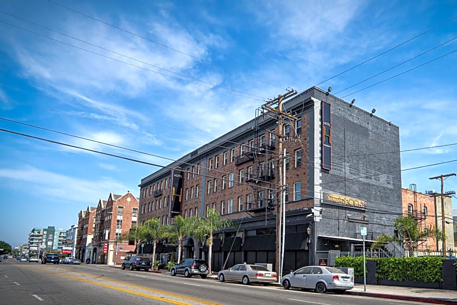 H Hotel