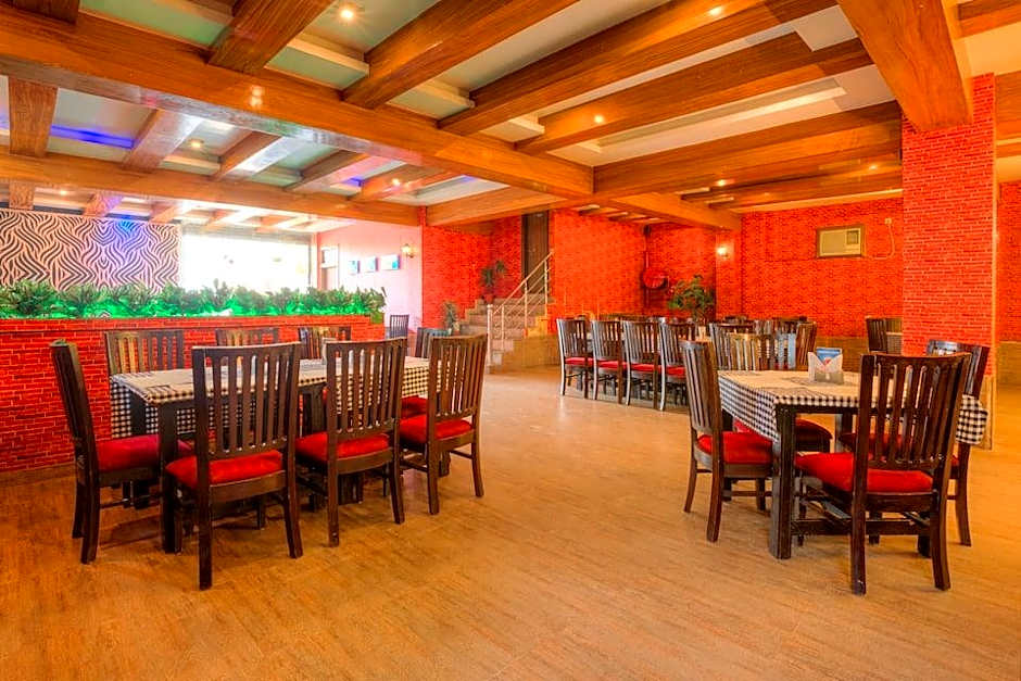 Treebo Shivam Inn Near Singapore Mall