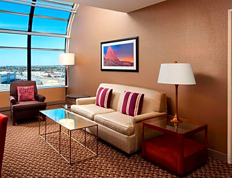 Suite, 1 Bedroom (1 King Bed)