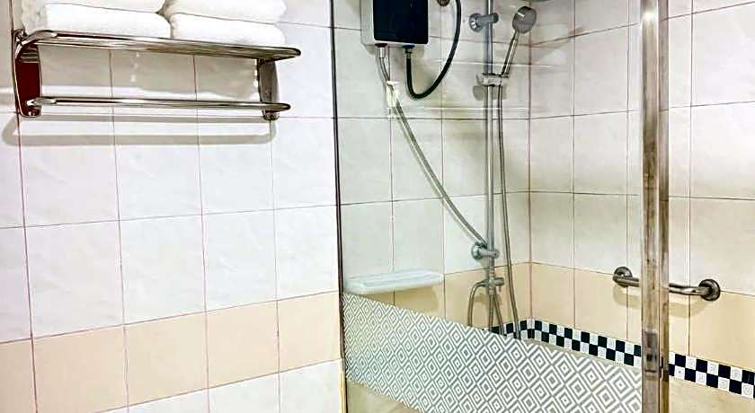 Viangtak Riverside Hotel