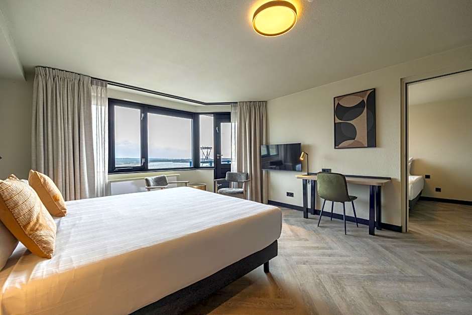 Leonardo Hotel IJmuiden Seaport Beach