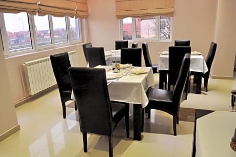 Hotel 018 In Nis