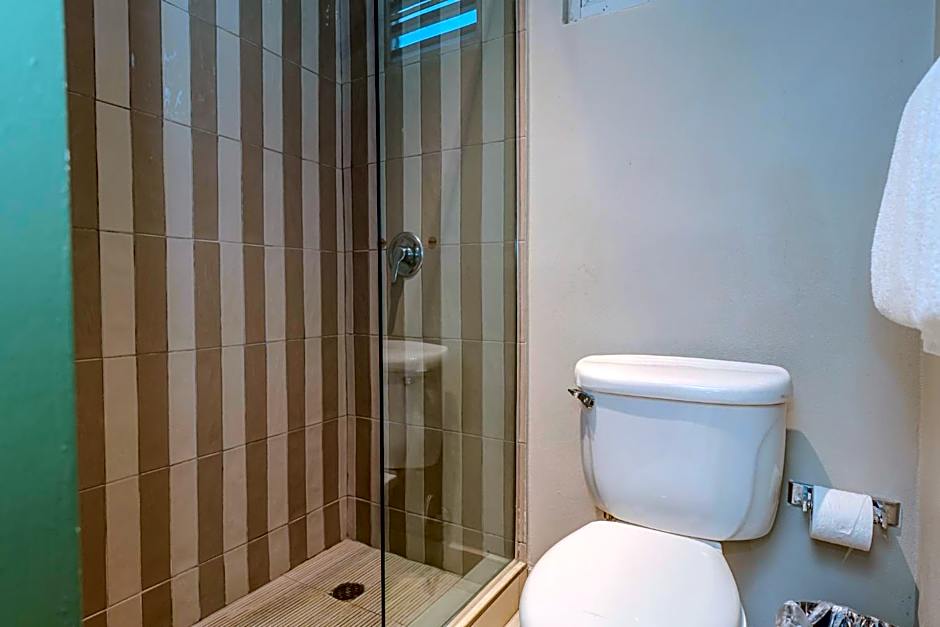 Comfort Inn & Suites Levittown