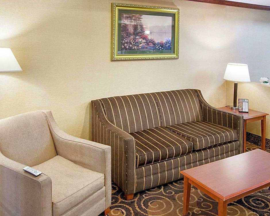 Quality Inn & Suites Niles