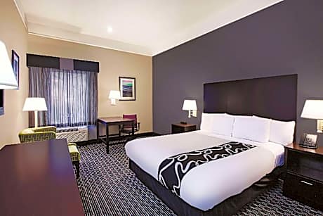 1 King Bed, Mobility/Hearing Impaired Accessible Room, Bathtub w/ Grab Bars