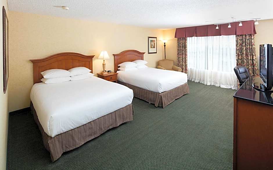 Photo 1 of 4 of 2 Queen Beds