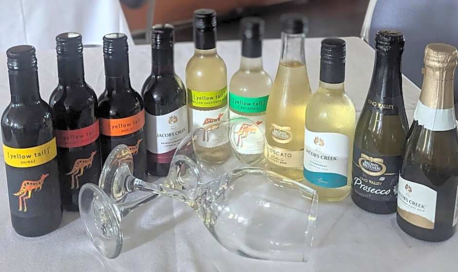 GRAND CENTRAL HOTEL PROSERPINE