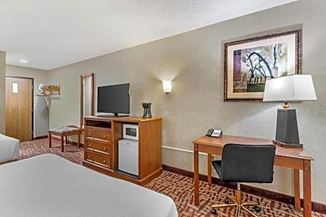 Queen Room with Two Queen Beds - Non-Smoking