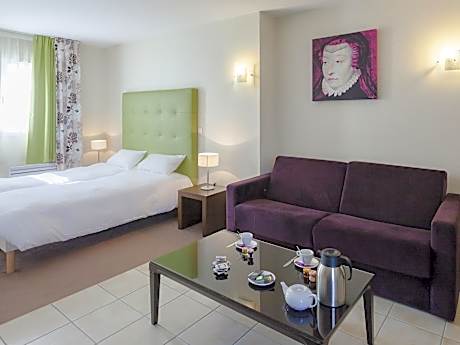 Studio (2 Adults + 2 Children)