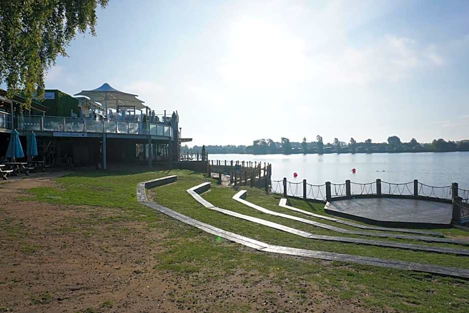 MPoint36 at Tattershall Lakes Hot Tub Lake Views 3 Bedrooms