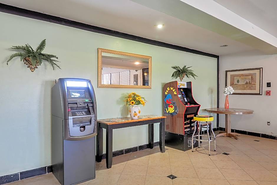 Lonestar Inn & Suites, Erick OK - Hwy 40 BY OYO