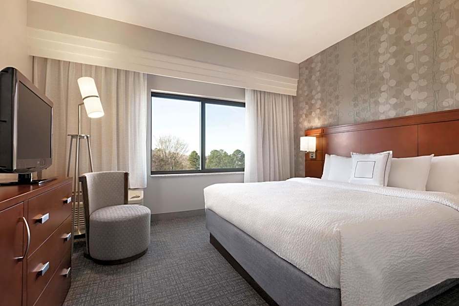 Courtyard by Marriott Charlotte Airport North