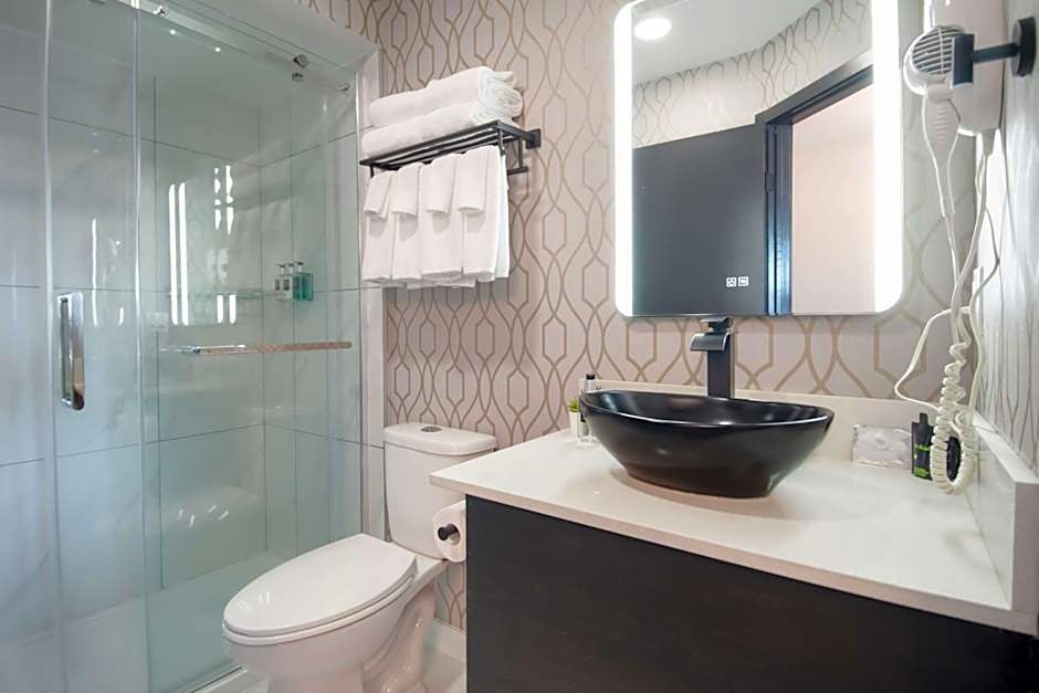 Coast Courtenay Hotel