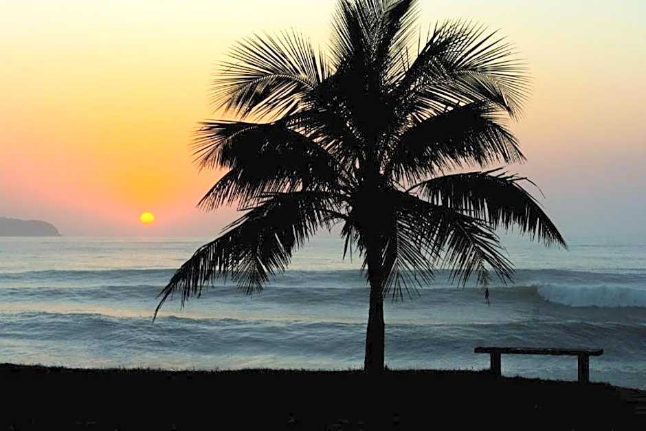 Kitnetes & Aptos Praia do Capricórnio