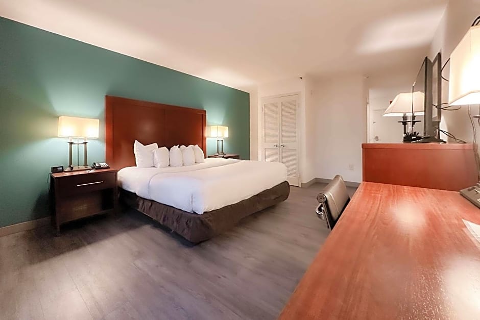 Comfort Inn & Suites Kissimmee By the Parks