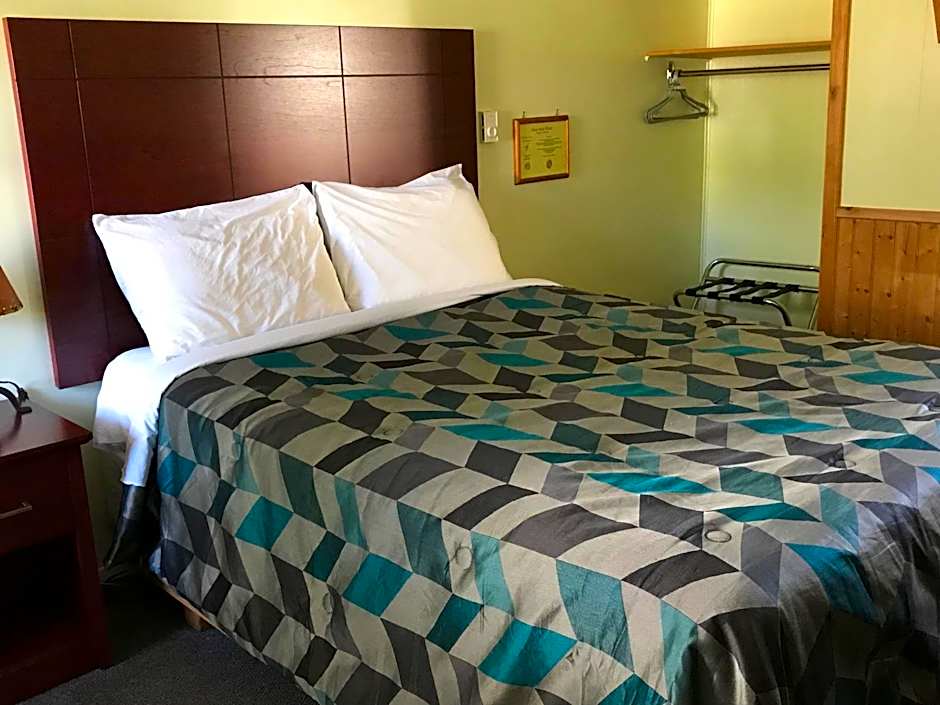 Deep River Motel