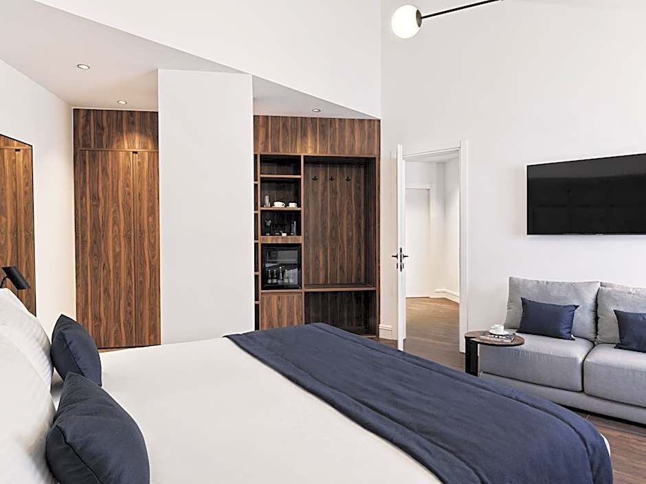 Photo 1 of 10 of Executive Suite