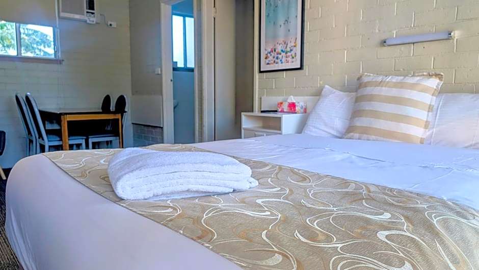 Moon River Motor Inn