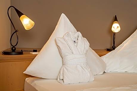 Family Room - Internal With No View