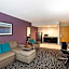 La Quinta Inn & Suites by Wyndham Davenport