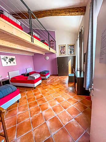 Bed in 6-Bed Mixed Dormitory Room