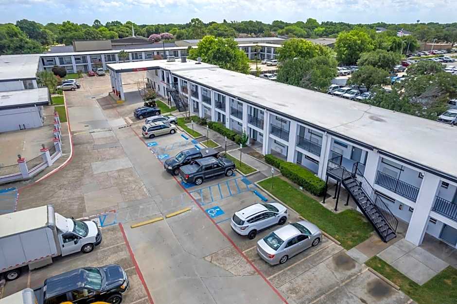 Red Roof Inn Houston - Jersey Village