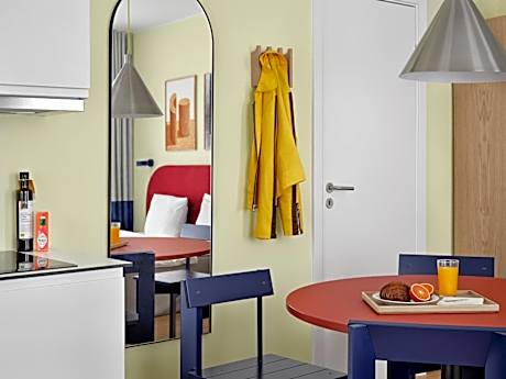 King Studio with Sofa Bed