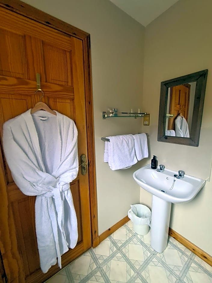 Creag-Ard Bed & Breakfast,with private lounge