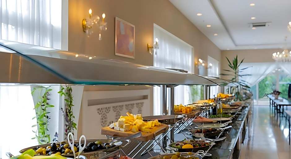 Qafqaz Riverside Hotel