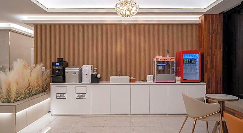 Incheon Unseodong DK Airport Hotel