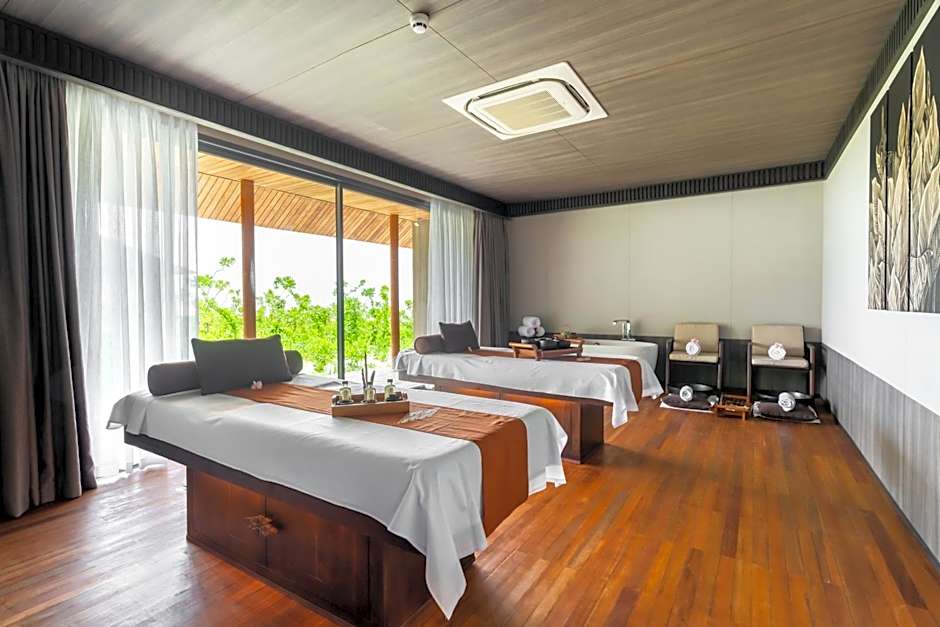 Madifushi Private Island- Free return seaplane transfr for min 5&9 nights for 19Dec-10Jan