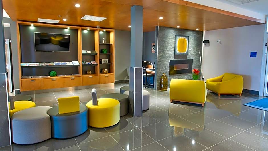 Holiday Inn Express & Suites Vaudreuil-Dorion By IHG