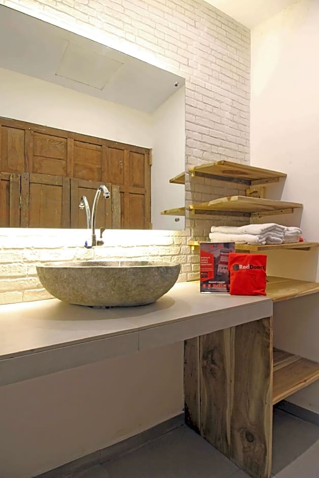 RedDoorz near Pojok Beteng Prawirotaman