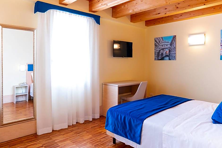 Hotel Autoespresso Venice - Atika & Atif