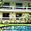 Tropical Palm Resort.