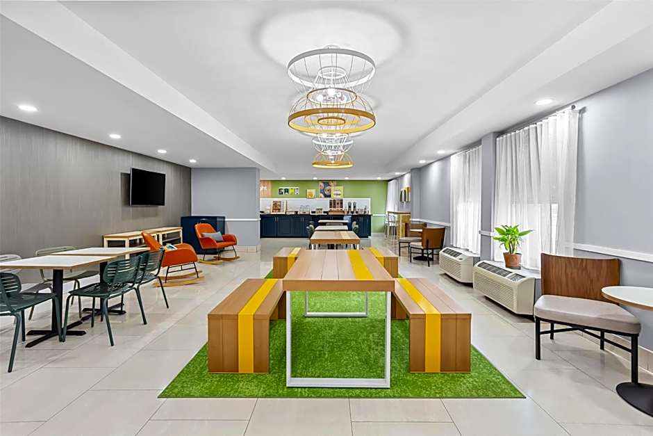 Spark by Hilton Des Plaines Chicago O'Hare