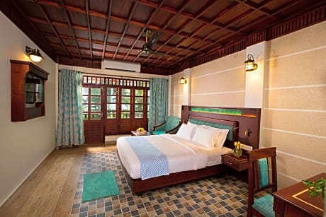 Deluxe Double Room with Balcony and Sea View