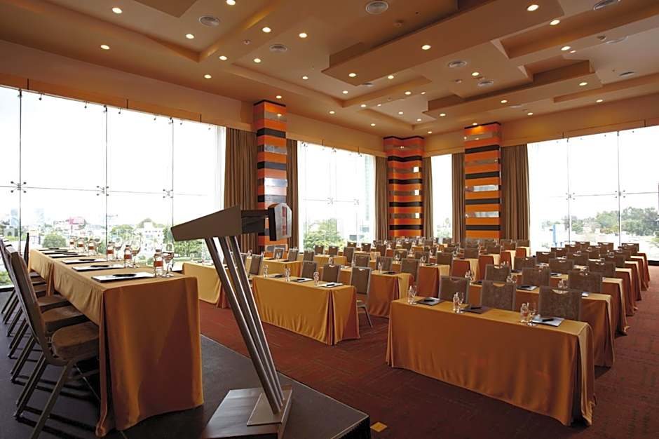 Hotel Riu Plaza Guadalajara