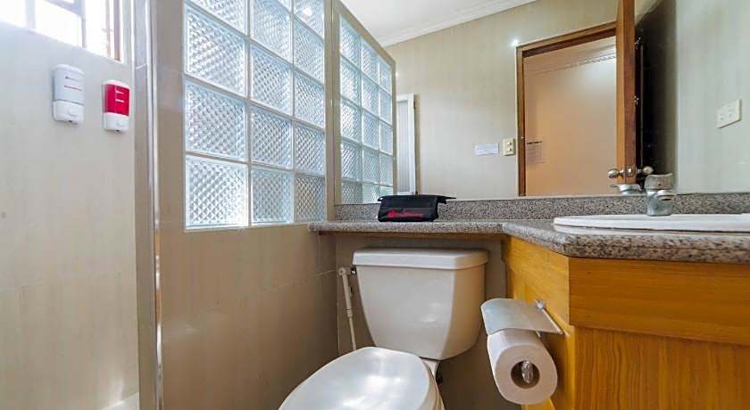 RedDoorz Plus @ Starhomes Olivianville