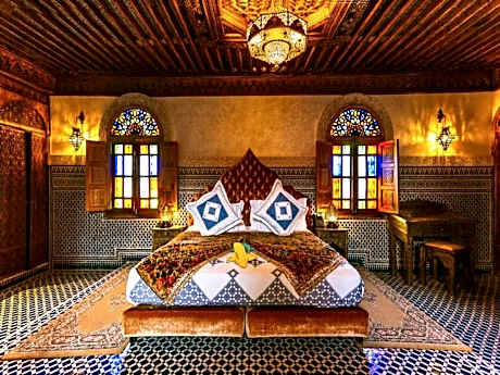 Family Suite (2 Adults + 2 Child)