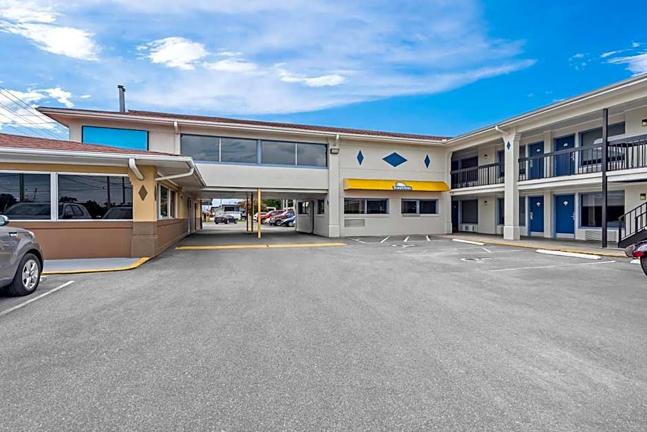 Days Inn by Wyndham Jacksonville NC