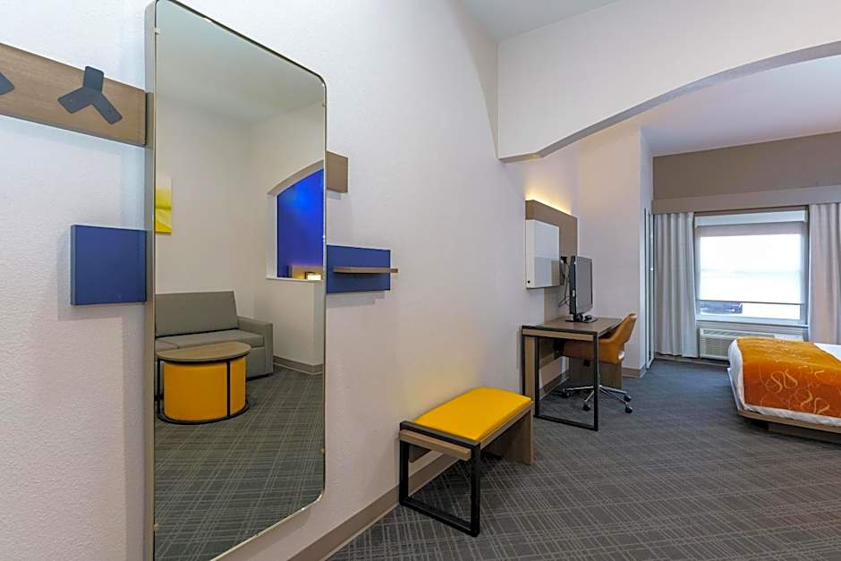 Comfort Suites University Drive