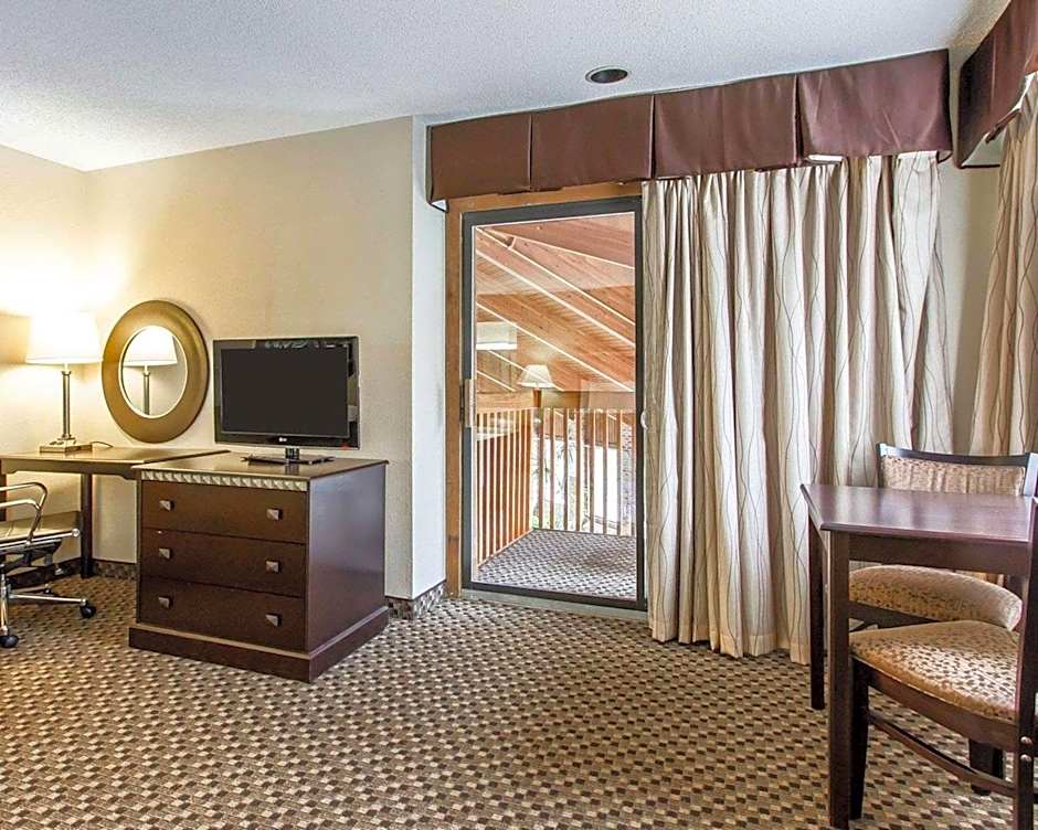 Quality Inn Macomb Near University Area