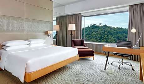 One-Bedroom Executive Suite with Harbor Suite