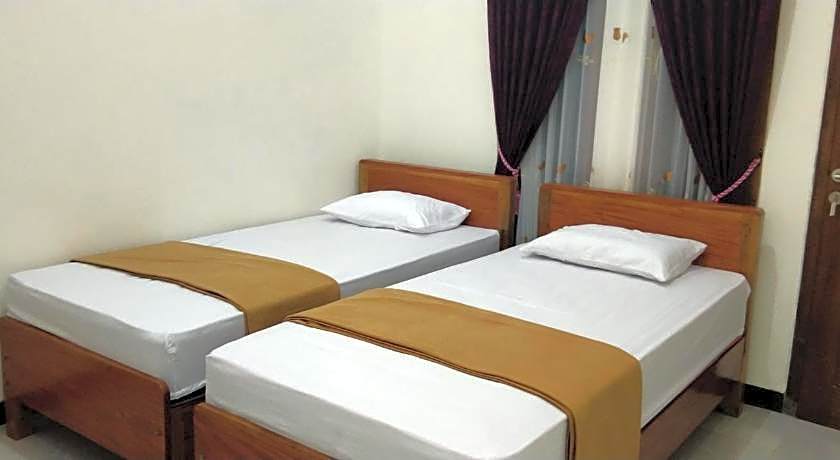 ARRYS (Watukarung Surf Camp)