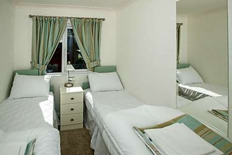 Traditional 2 bed Lodge Hot Tub Pet Friendly