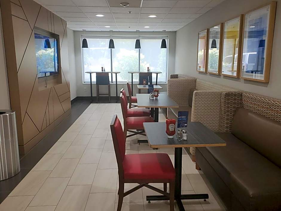 Holiday Inn Express Atlanta-Kennesaw By IHG