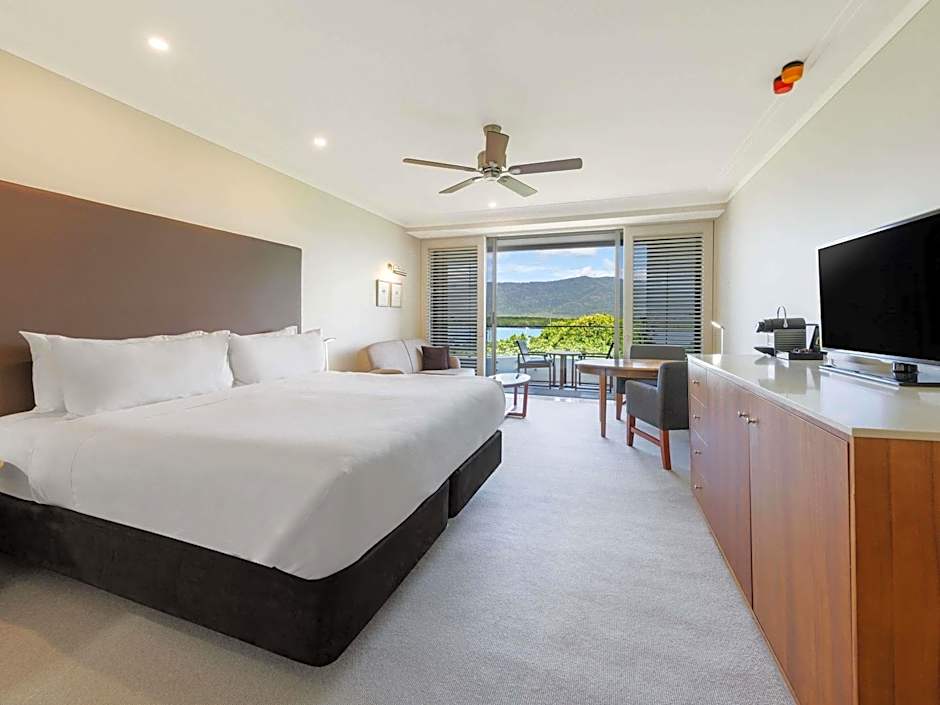 Pullman Reef Hotel Casino